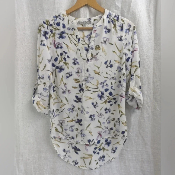 Daniel Rainn floral blouse, white with blue and purple flowers,  extra small  T1 - Picture 1 of 9